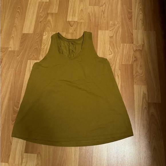 Lululemon Essential Tank Top *Train
Gold Spice - Picture 3 of 3
